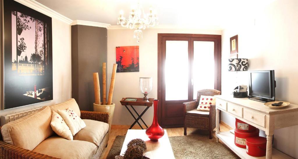 Apartamentos Alcoba De Baco Barbastro Zimmer foto